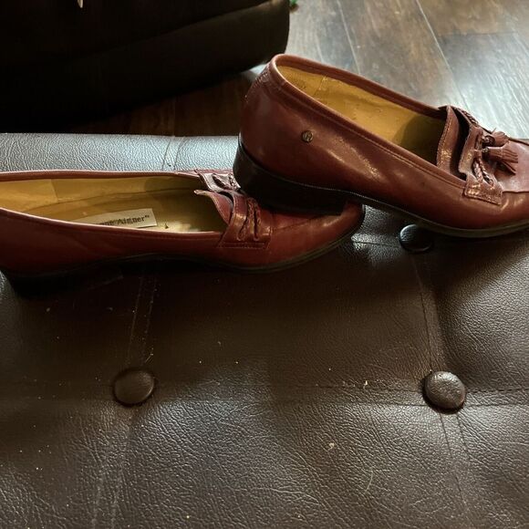 Etienne Aigner Reddish  Brown Leather Loafers In‎ Size 7 1/2  Medium  Womens - Picture 4 of 4
